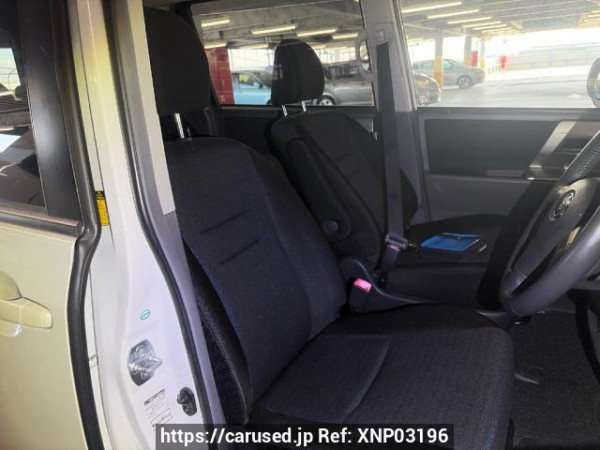 Used 2007 AT toyota voxy ZRR70W Image[10]