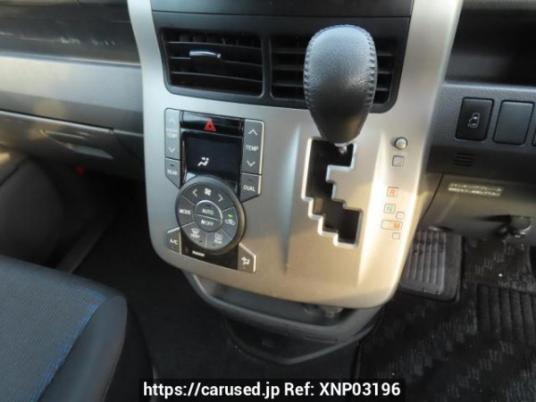 Used 2007 AT toyota voxy ZRR70W Image[34]