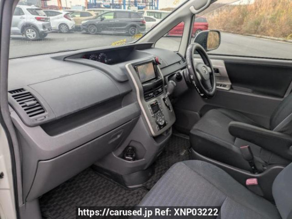 Used 2008 AT toyota voxy ZRR70W Image[13]