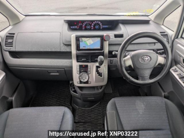 Used 2008 AT toyota voxy ZRR70W Image[20]