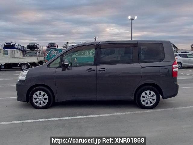 Buy Used 2012 Toyota Noah ZRR70G (XNR01868) - Carused.jp