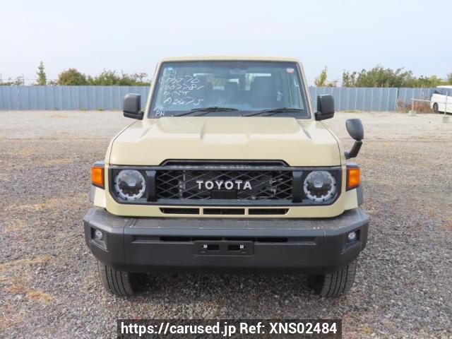Buy Used 2025 Toyota Land Cruiser 70 GDJ76W (XNS02484) - Carused.jp