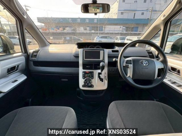 Used 2010 AT toyota noah ZRR70G Image[18]