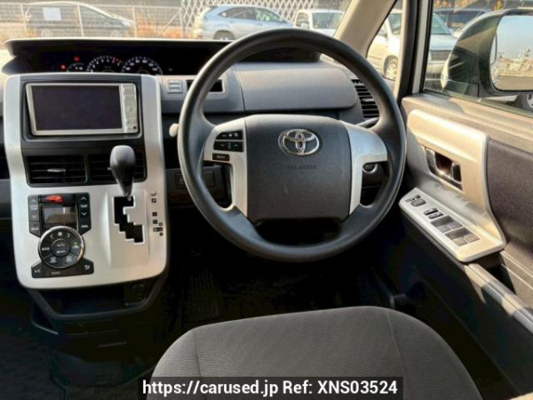 Used 2010 AT toyota noah ZRR70G Image[20]