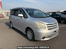 Toyota Noah ZRR70G