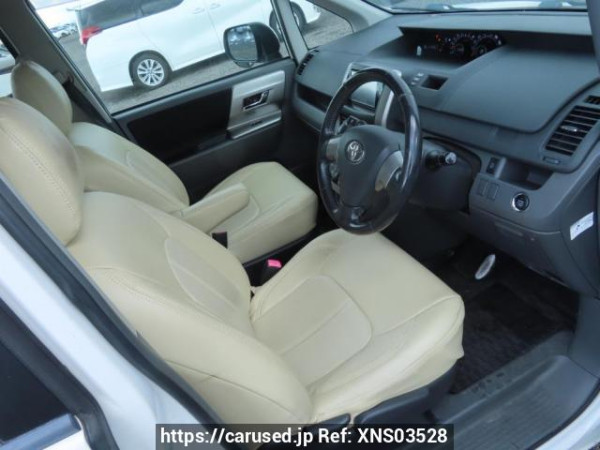 Used 2008 AT toyota voxy ZRR70W Image[12]