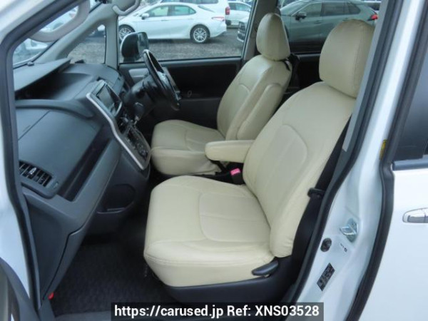 Used 2008 AT toyota voxy ZRR70W Image[15]