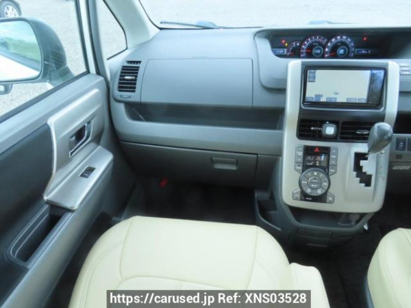 Used 2008 AT toyota voxy ZRR70W Image[23]