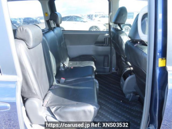 Used 2007 AT toyota noah ZRR70G Image[17]