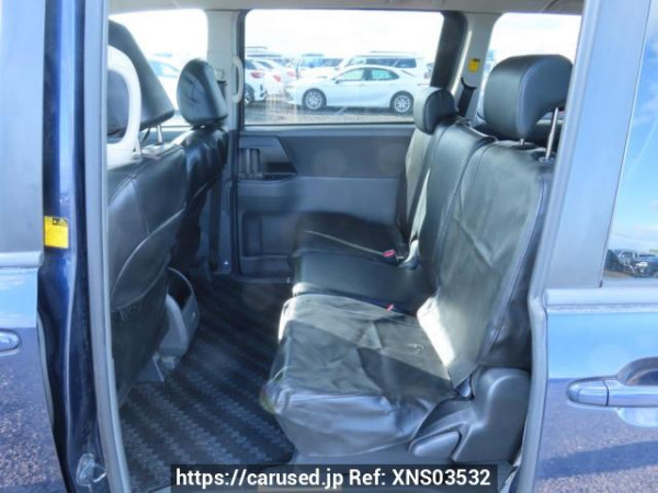 Used 2007 AT toyota noah ZRR70G Image[19]