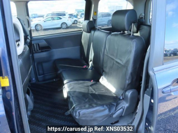 Used 2007 AT toyota noah ZRR70G Image[20]