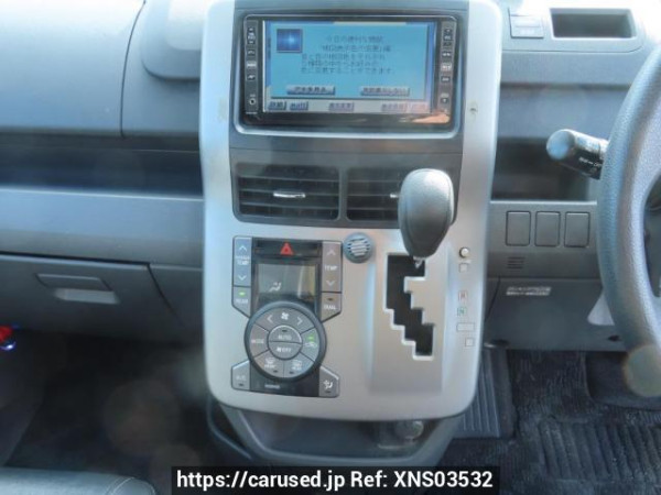 Used 2007 AT toyota noah ZRR70G Image[26]