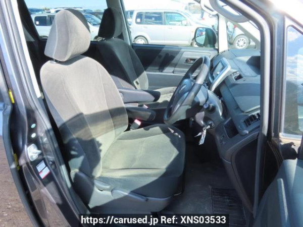 Used 2010 AT toyota noah ZRR70G Image[12]