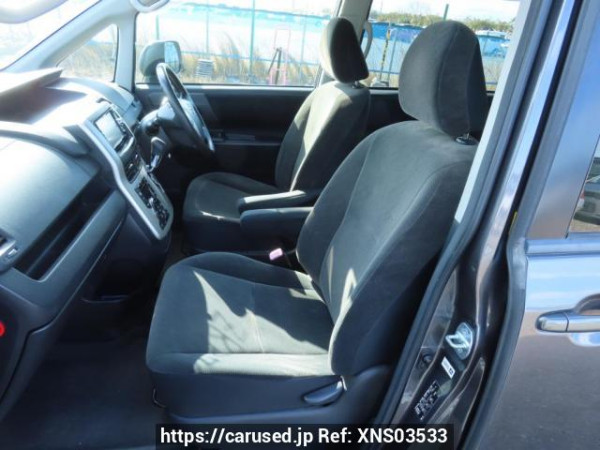 Used 2010 AT toyota noah ZRR70G Image[15]