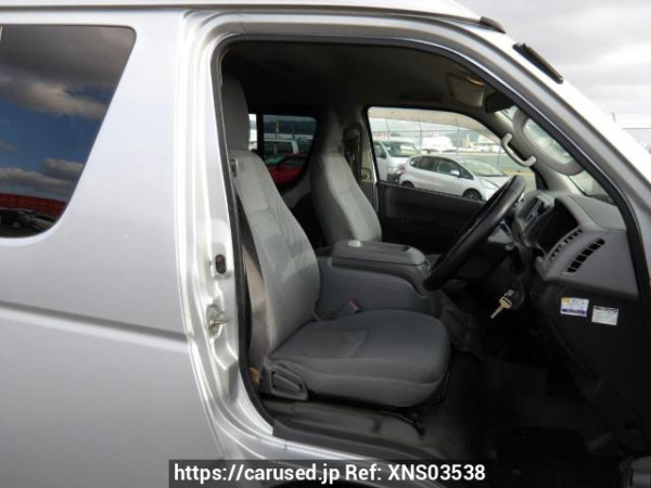 Used 2006 AT toyota hiace-wagon TRH214W Image[12]