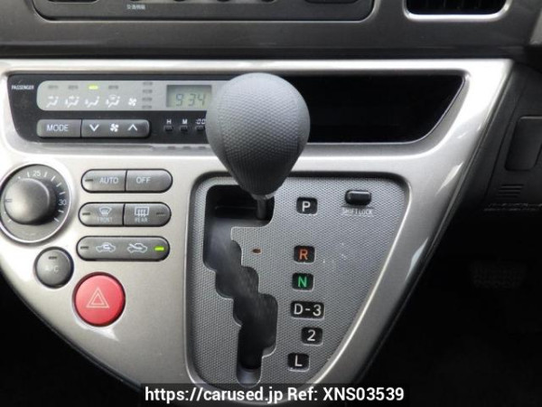 Used 2003 AT toyota wish ZNE10G Image[26]