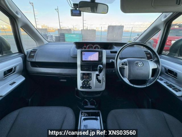 Used 2013 AT toyota noah ZRR70G Image[19]