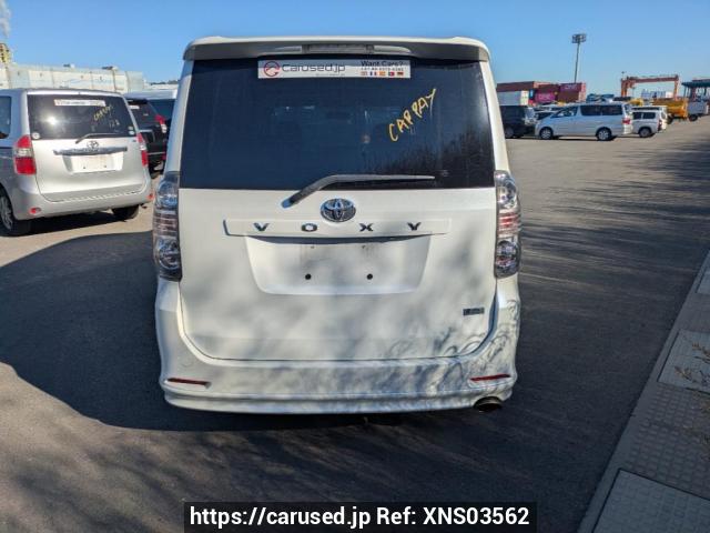 Comprar usado 2008 Toyota Voxy ZRR70W (XNS03562) - Carused.jp