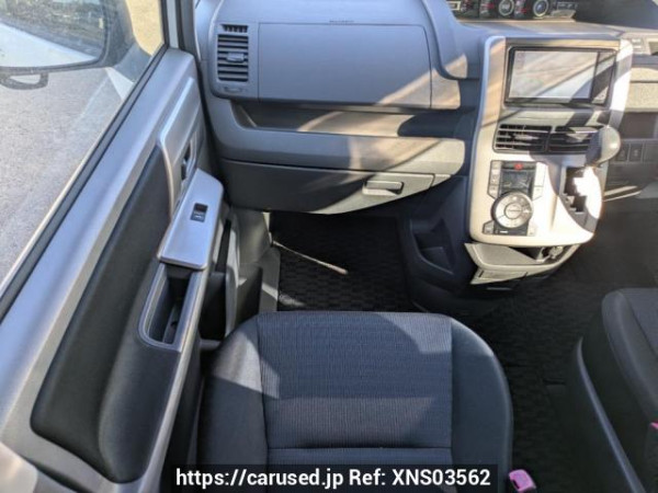 Used 2008 AT toyota voxy ZRR70W Image[17]