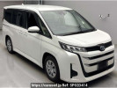Toyota Noah ZWR90W