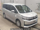 Toyota Voxy ZRR85Gカイ
