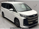 Toyota Noah ZWR90W