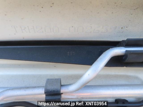 Used 2005 AT toyota regiusace-van TRH200K Image[12]