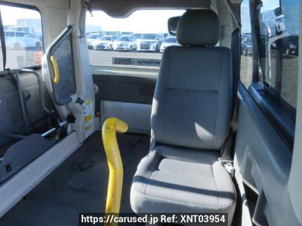Used 2005 AT toyota regiusace-van TRH200K Image[19]