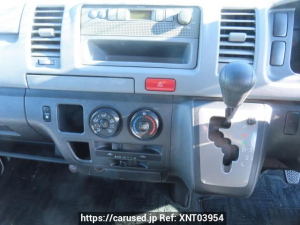 Used 2005 AT toyota regiusace-van TRH200K Image[23]