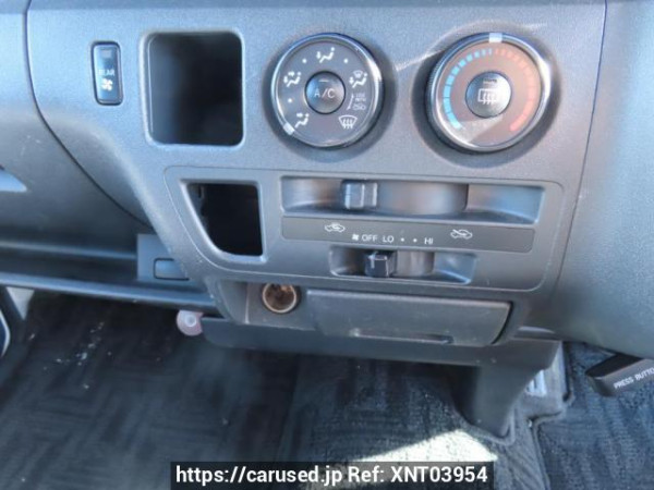 Used 2005 AT toyota regiusace-van TRH200K Image[24]