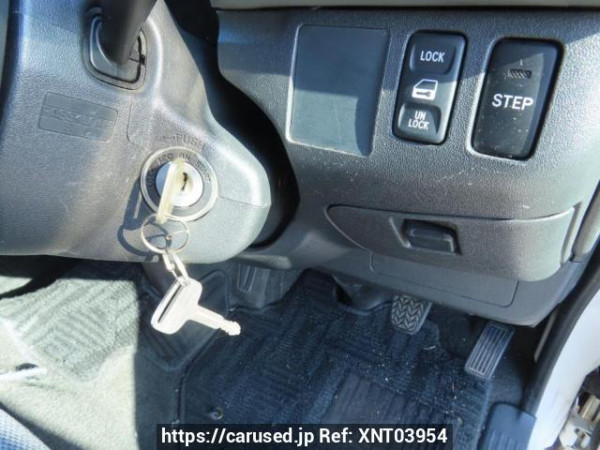 Used 2005 AT toyota regiusace-van TRH200K Image[28]