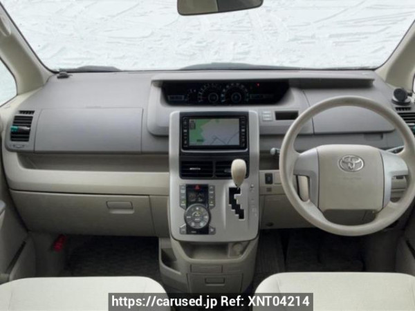 Used 2007 AT toyota noah ZRR75G Image[17]