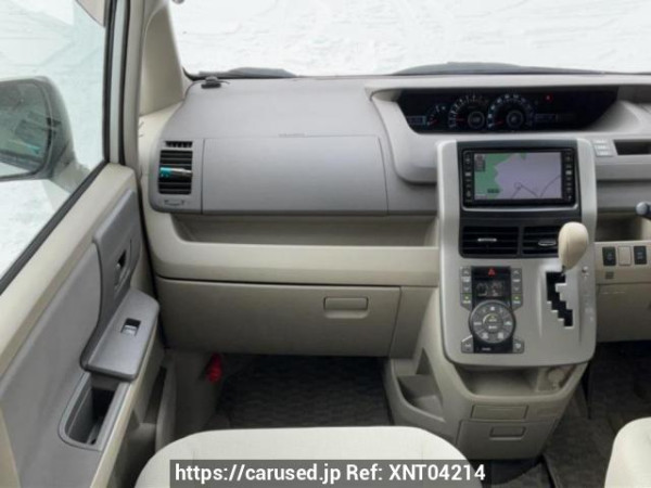 Used 2007 AT toyota noah ZRR75G Image[18]