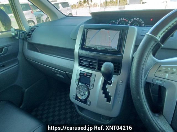 Used 2009 AT toyota noah ZRR70G Image[23]