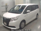 Toyota Noah ZWR80G