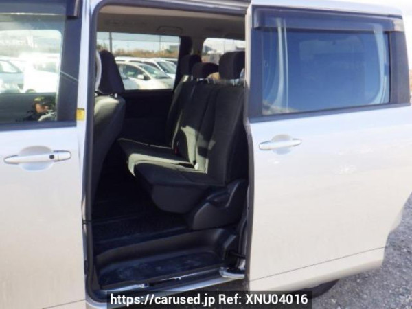 Used 2010 AT toyota noah ZRR70G Image[14]
