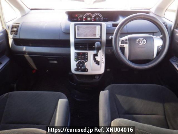 Used 2010 AT toyota noah ZRR70G Image[17]
