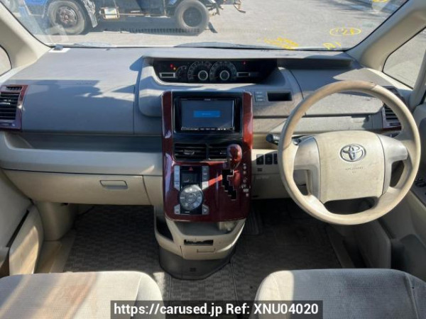 Used 2007 AT toyota noah ZRR75G Image[17]