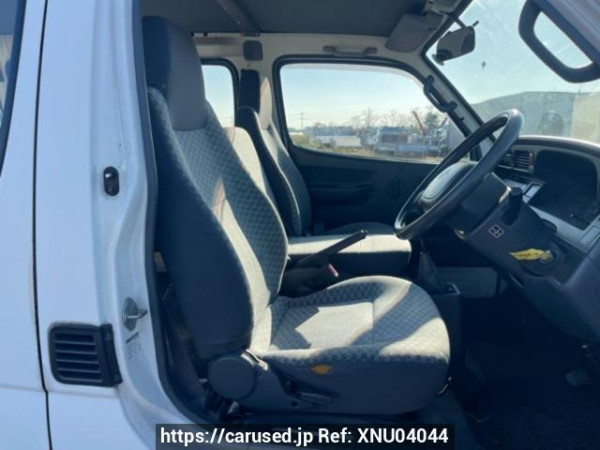 Used 2004 MT toyota hiace-van TRH102V Image[13]
