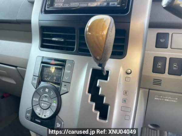 Used 2009 AT toyota noah ZRR75W Image[29]