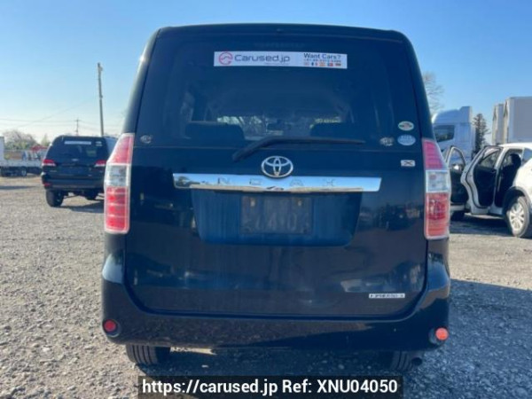 Used 2007 AT toyota noah ZRR70G Image[5]