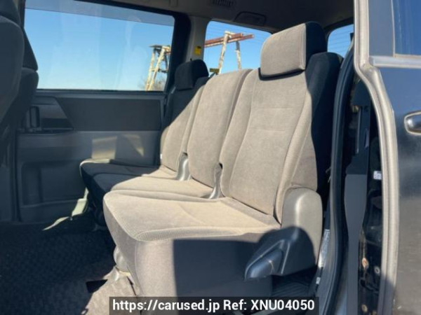 Used 2007 AT toyota noah ZRR70G Image[18]