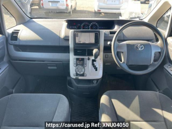 Used 2007 AT toyota noah ZRR70G Image[22]