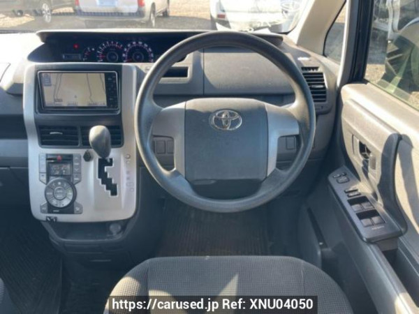 Used 2007 AT toyota noah ZRR70G Image[24]