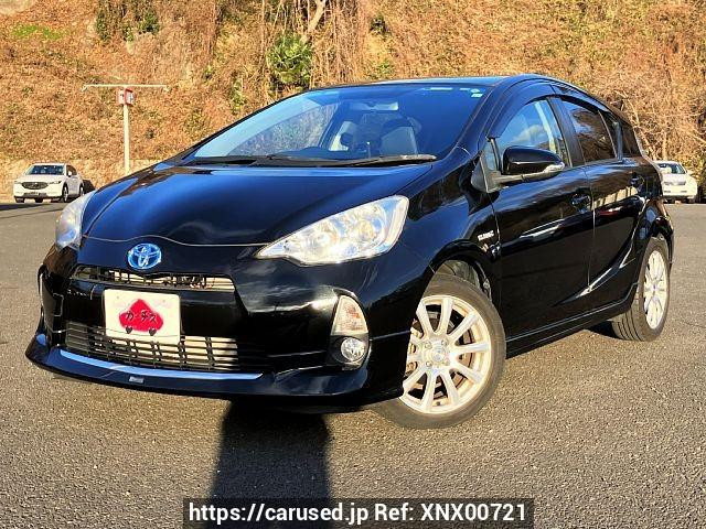 2013 Toyota Aqua DAA-NHP10