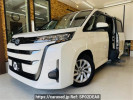 Toyota Noah ZWR90W