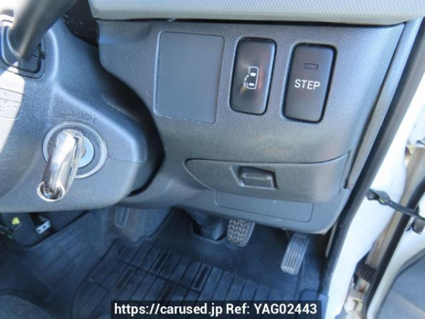 Used 2005 AT toyota hiace-van TRH200V Image[33]
