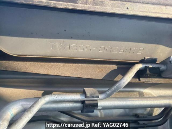 Used 2005 AT toyota regiusace-van TRH200K Image[6]