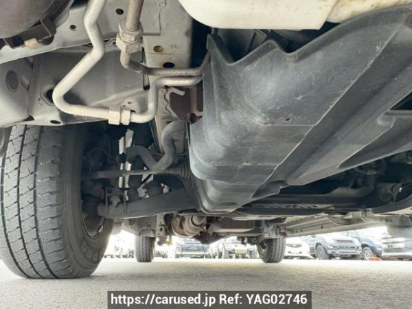 Used 2005 AT toyota regiusace-van TRH200K Image[32]