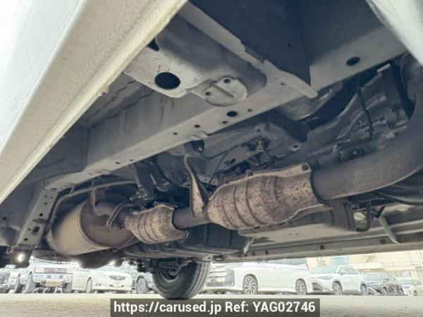 Used 2005 AT toyota regiusace-van TRH200K Image[34]